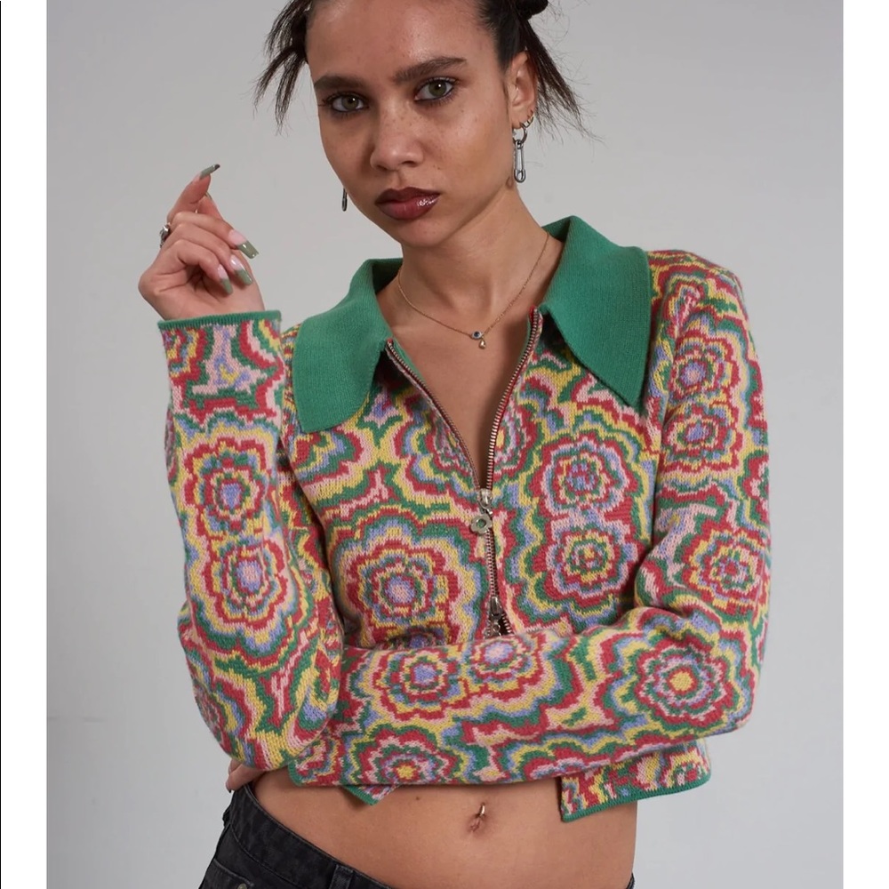Floral knitted crop top. The ragged priest